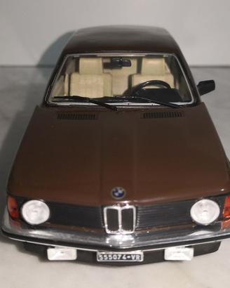 1/24 DIECAST MODEL BMW 3-SERIES 318i (1981)