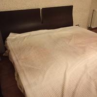 Letto matrimoniale in legno testa di moro