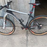 Bici MTB in carbonio taglia L ruote 29"