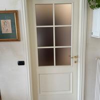 Coppia di porte in legno laccato bianco