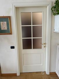 Coppia di porte in legno laccato bianco