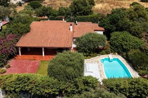 Zona Flumini - Villa con giardino e piscina