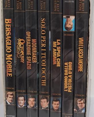 007 ROGER MOORE