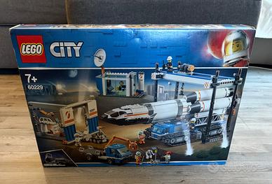 LEGO CITY Assemblaggio e trasporto razzi 60229