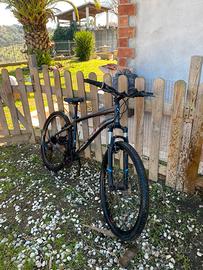 Bicicletta rockrider st 100