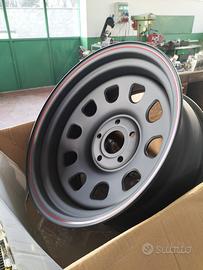 Cerchi neri 17x8 + kit dadi