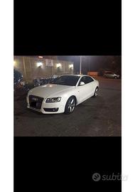 Audi A5 bianca