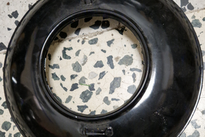 Piatto metallo con foro 15cm