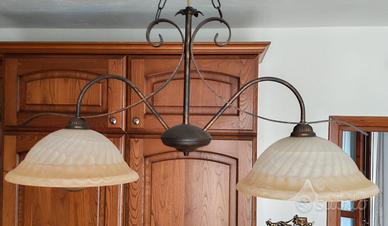 lampadario  in ferro e vetro 