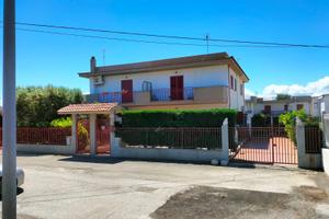 Villino terratetto appartamento Marina di Chieuti