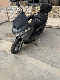 Suzuki Burgman 125 del 2007 con bauletto