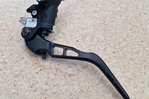 Pompa freno BREMBO e leve frizione e freno