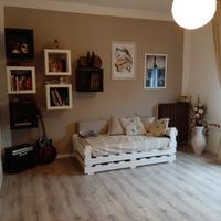 Luminoso appartamento in bifamiliare con giardino