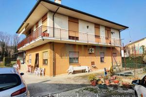 Villetta a schiera di 300 m² con più di 5 locali e