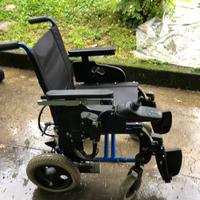 Carrozzina elettrica pieghevole