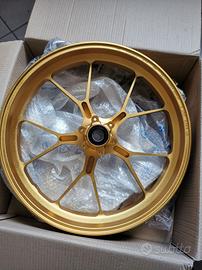 Cerchio anteriore forgiato aprilia RSV4 