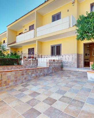 Villa con patio, tavernetta e posto auto, zona Par