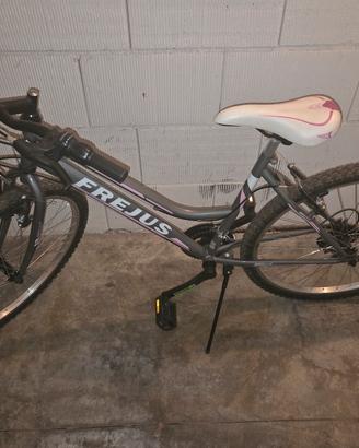 Mountain Bike Frejus da donna – 18 marce