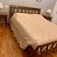 Camera matrimoniale pregio in legno noce massello