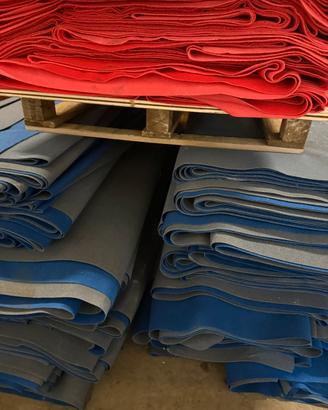 Munquette colorí disponibili blu rosso nero grigio