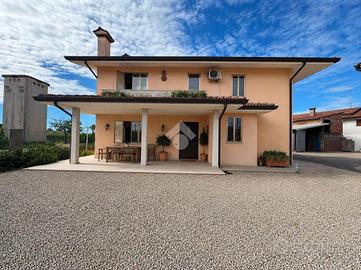 VILLA SINGOLA A GIAVERA DEL MONTELLO