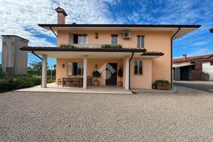 VILLA SINGOLA A GIAVERA DEL MONTELLO