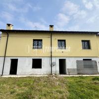 Porzione di bifamiliare con ampio giardino privato