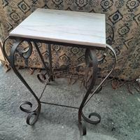 due tavolini in ferro e marmo