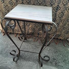due tavolini in ferro e marmo