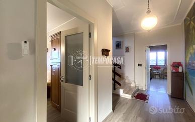 CASA INDIPENDENTE LIBERA SU 4 LATI CON AMPI SPAZI