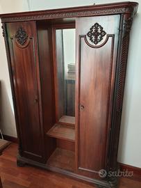 Armadio, tavolino, 2 mobili