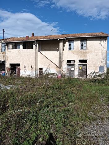 Casa rustica da ristrutturare+terreno agricolo