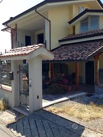 Immobile con giardino