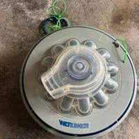 Robot puliscifondo piscina