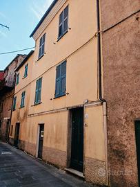 Casa a schiera San Pietro Vara (Varese Ligure)