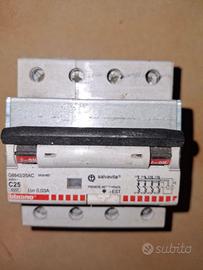 INTERRUTTORE MAGNETOTERMICO DIFFERENZIALE 4 X 25A