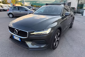 Volvo V60 Cross Country B4 AWD automatico Core