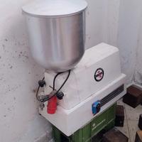 attrezzatura pasticceria monta panna