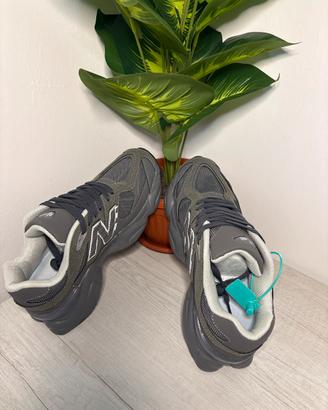 Scarpe New Balance 9060 Grigie - Nuove - Taglia 42