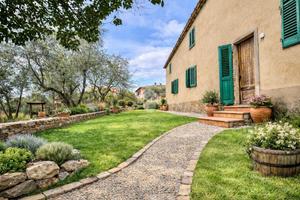 CASA INDIPENDENTE A CAPRAIA E LIMITE