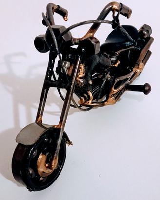 Miniatura metallica di moto stile Chopper