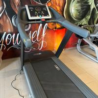 Tapis roulant technogym  run now 500 led
