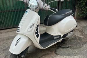 Vespa gts 300 hpe