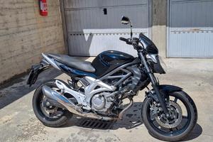 Suzuki SFV Gladius 650 - 2010 - naked