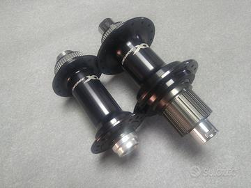 Coppia Mozzi Shimano M8110-B Deore XT 