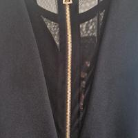 vestito nero con trasparenze 