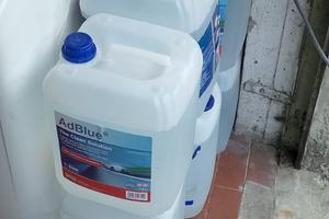 7 stagne di AD BLUE da 10lt l’una