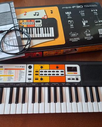  YAMAHA DIGITAL KEYBOARD PSS-F30 con custodia