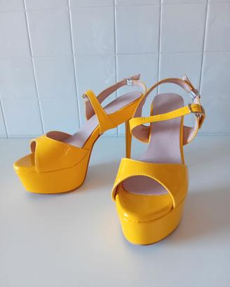 Sandali con plateau