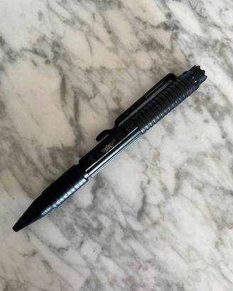 Penna tattica UZI